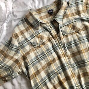 Fjord Flannel from Patagonia - Taupe and Green Blue Plaid - Comfy Layering Top